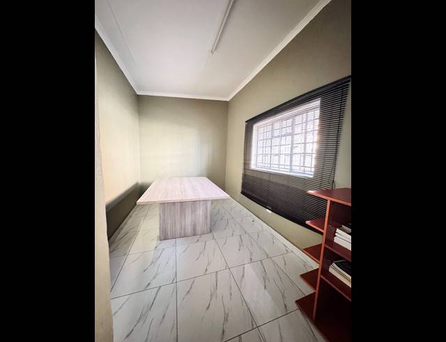 383M² BUSINESS FOR SALE IN WITBANK EXT 8